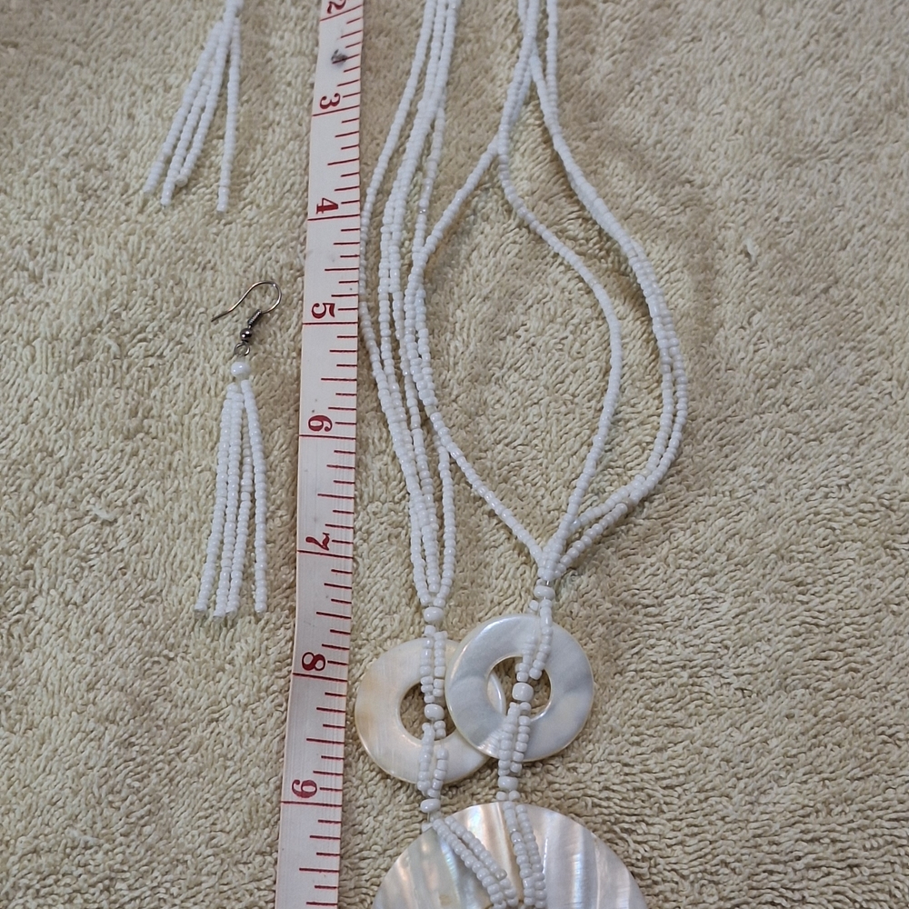 Elegant White Seed Beaded With Mother Of Pearl Centerpiece Necklace Set - Picture 5 of 8